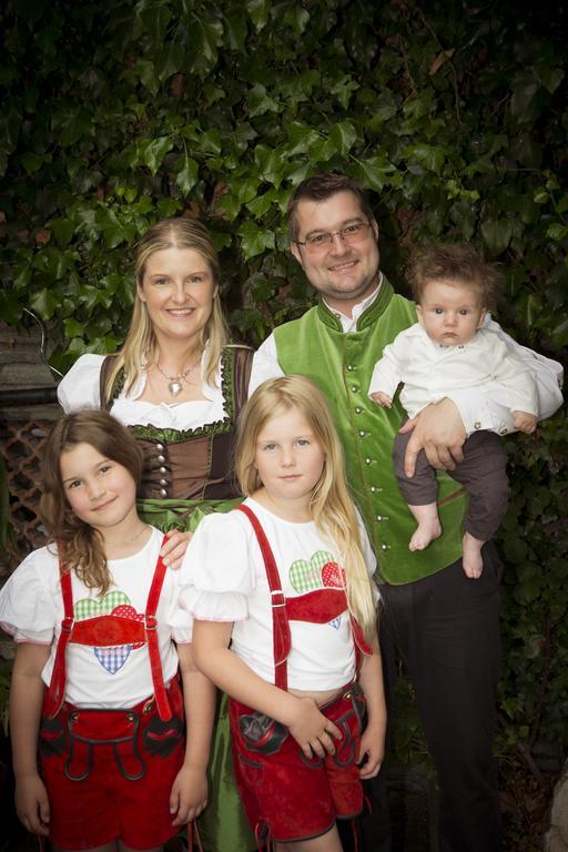 Familie Lampersberger Hotel Sachsenburg Eksteriør billede