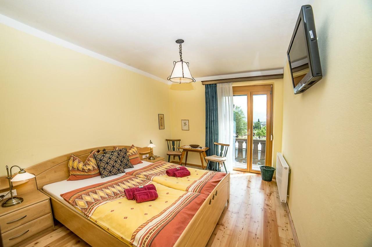 Familie Lampersberger Hotel Sachsenburg Eksteriør billede