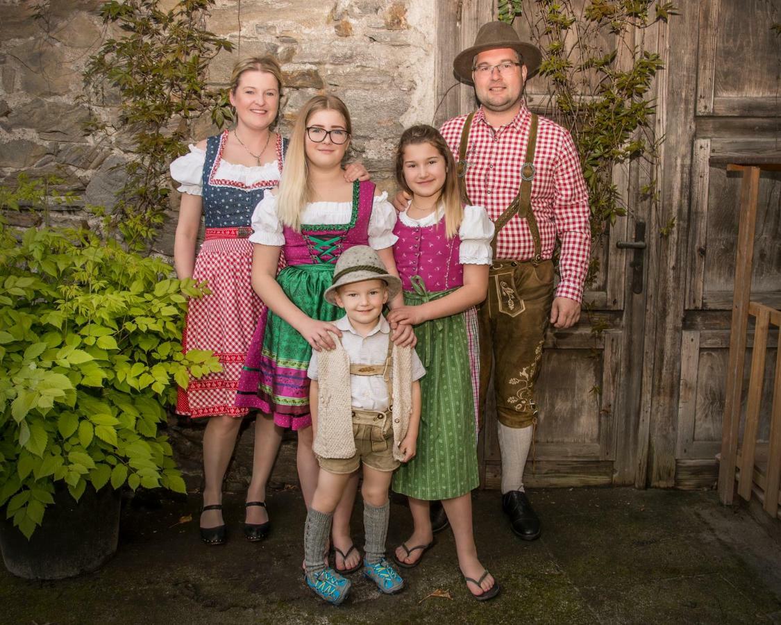 Familie Lampersberger Hotel Sachsenburg Eksteriør billede
